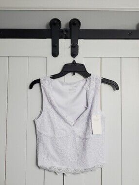 REORIA V-Neck Double Lined Lace Cropped Tank Tops. NEW!